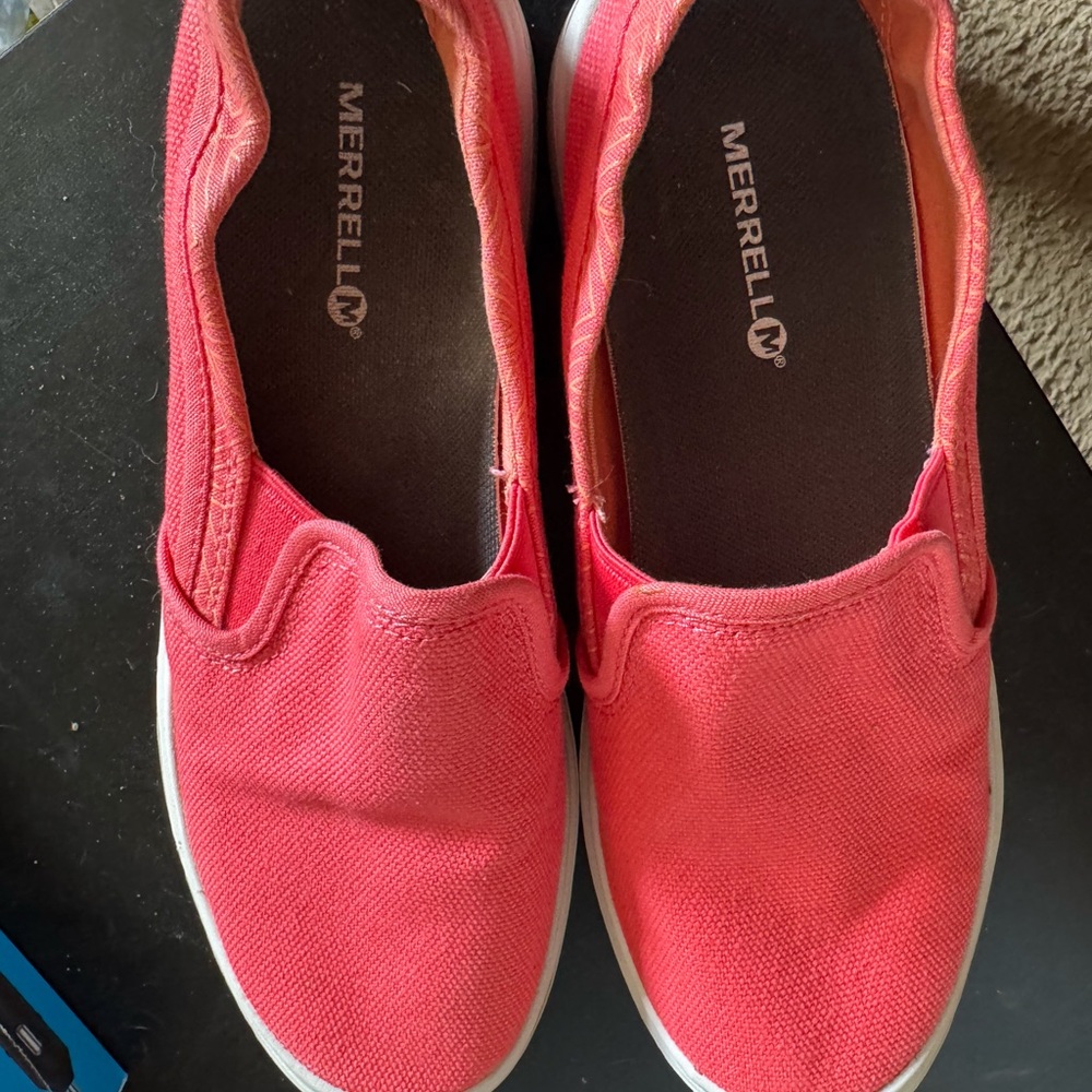 Merrell woman’s shoes